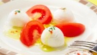 フレッシュチーズとトマトのサラダ