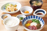 ねばとろごはんと鶏天の定食